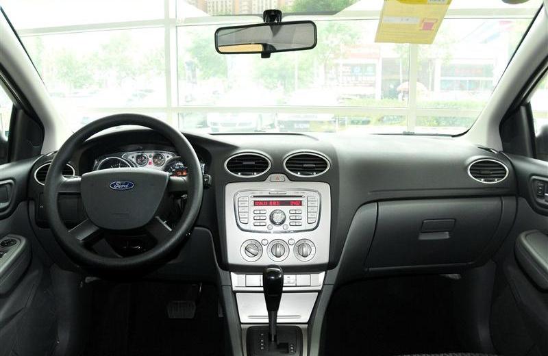 2012款 两厢经典 1.8 AT基本型