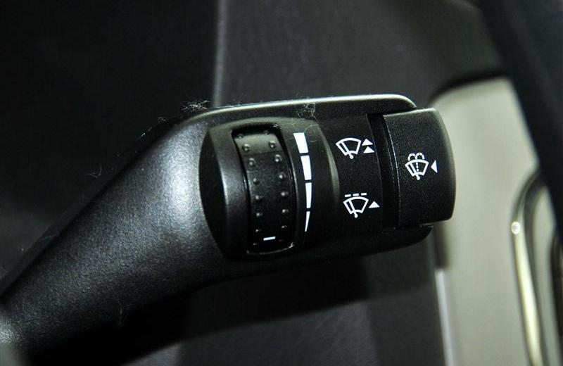 2012款 两厢经典 1.8 AT基本型