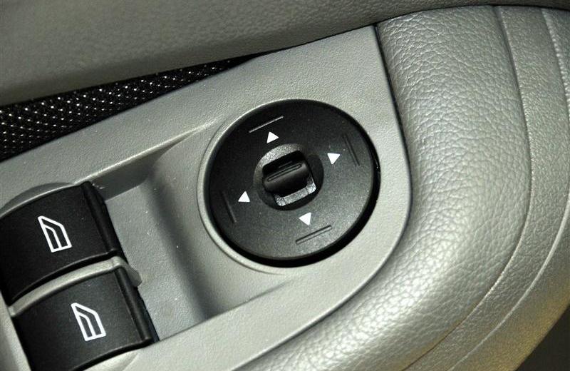2012款 两厢经典 1.8 AT基本型