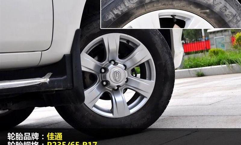 2012款 2.4 汽油手动四驱天窗版