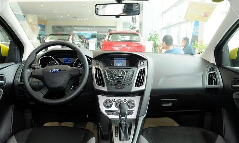 2012款 两厢1.6 AT舒适型