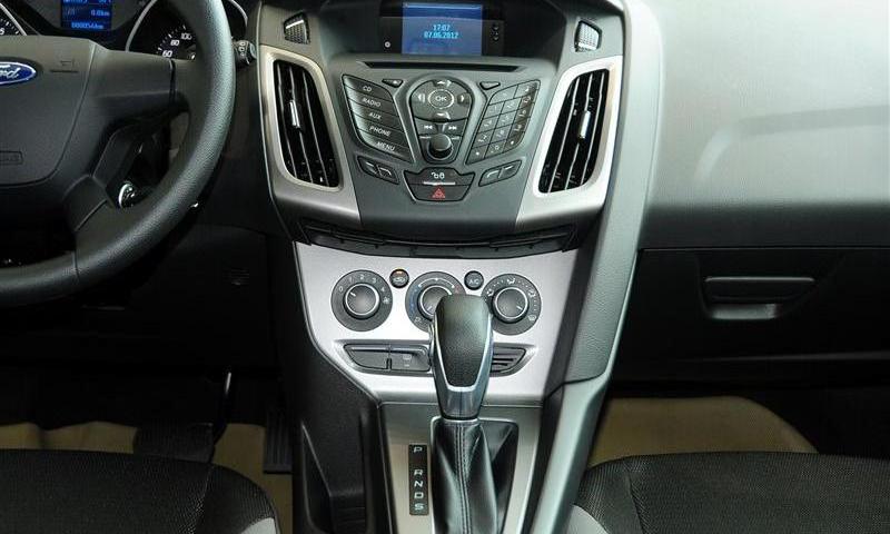 2012款 两厢1.6 AT舒适型
