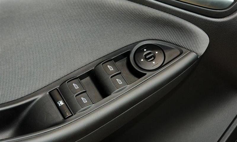 2012款 两厢1.6 AT舒适型