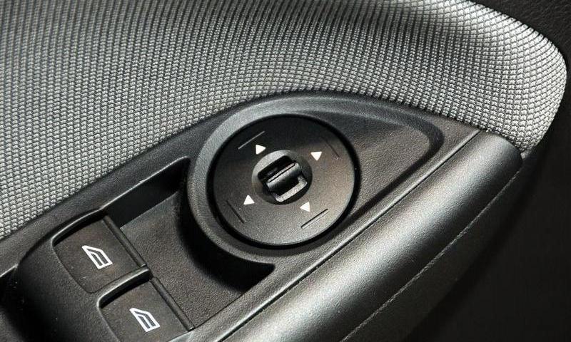 2012款 两厢1.6 AT舒适型