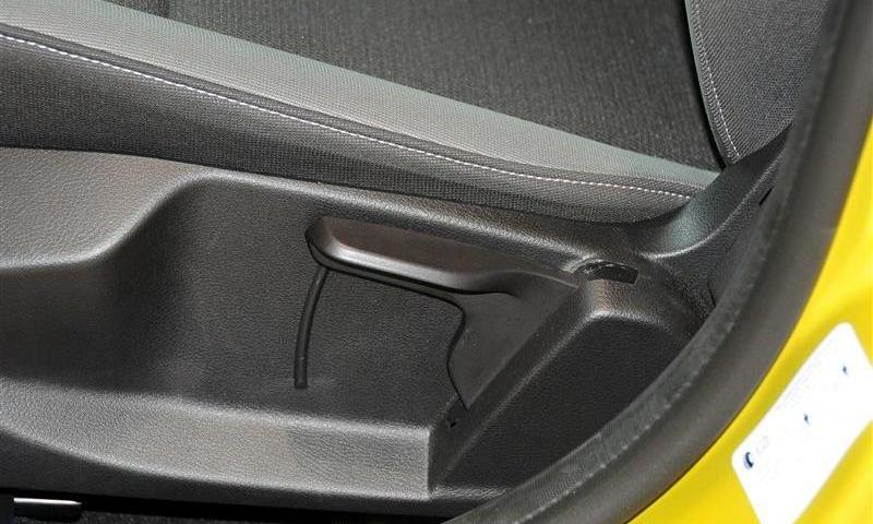 2012款 两厢1.6 AT舒适型