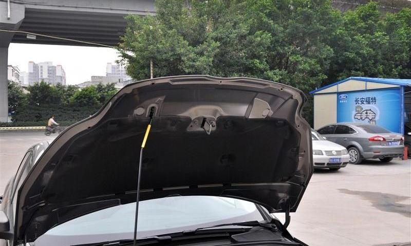 2012款 三厢1.6 AT尊贵型