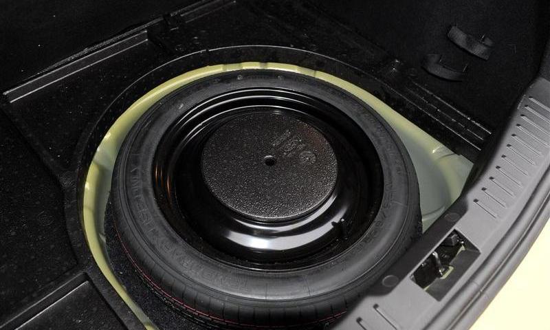 2012款 两厢2.0 MT豪华运动型