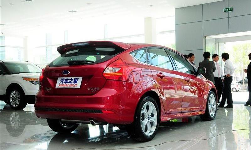 2012款 两厢2.0 AT豪华运动型