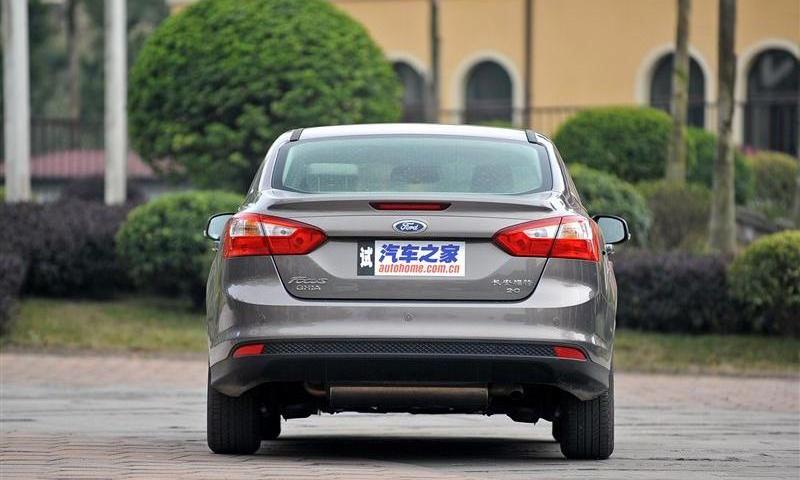 2012款 三厢2.0 AT旗舰型