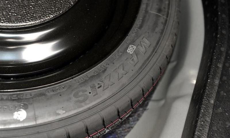 2012款 三厢2.0 AT旗舰型