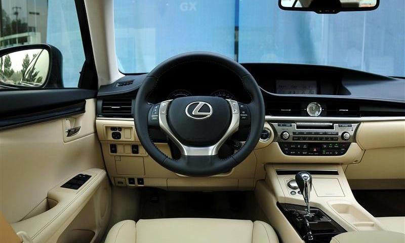 2013款 300h 精英版