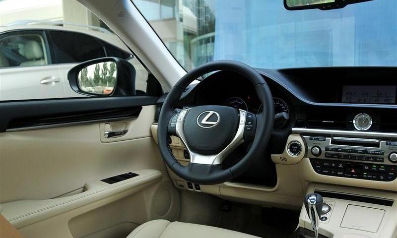 2013款 300h 精英版