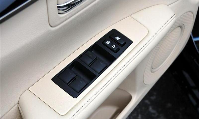 2013款 300h 精英版