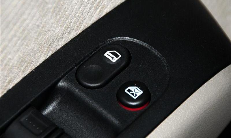 2012款 1.5L MT舒适型