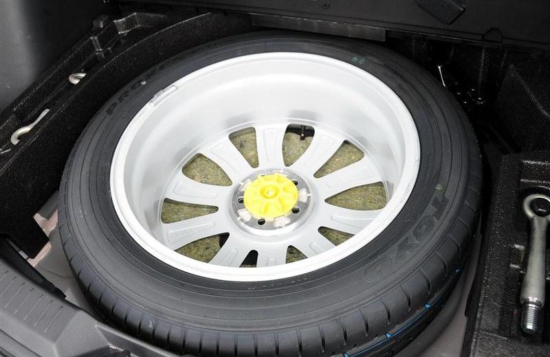 2012款 2.0L 四驱尊贵导航版
