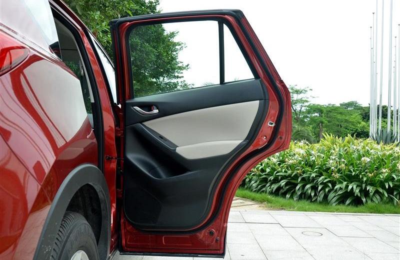 2012款 2.0L 两驱舒适版
