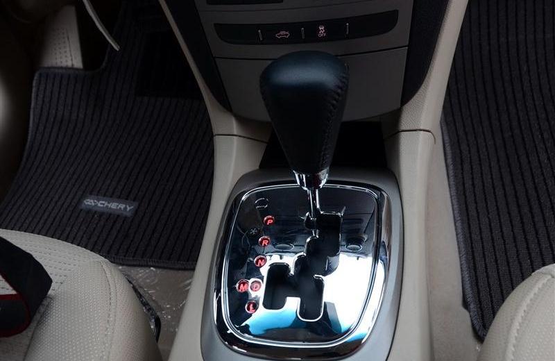2012款 两厢 1.6CVT 进取型