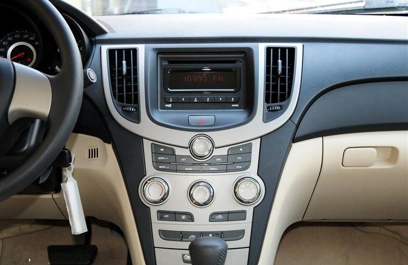 2012款 三厢 1.6CVT 进取型