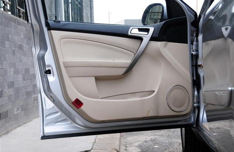 2012款 三厢 1.6CVT 进取型