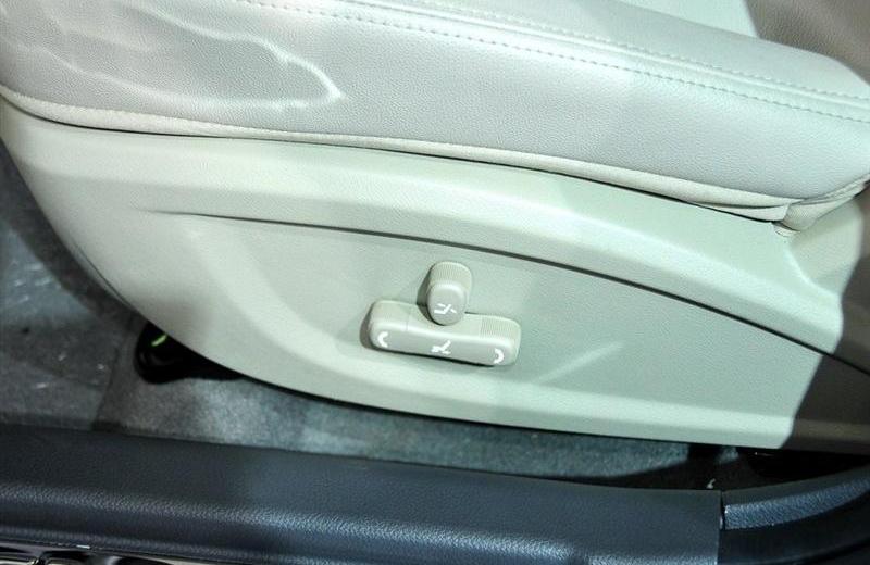 2012款 1.6L CVT旗舰型