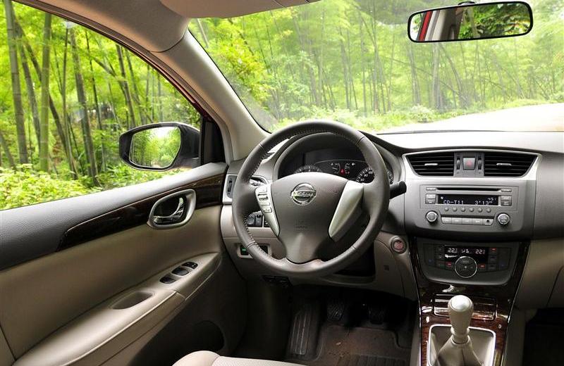 2012款 1.8XL 手动豪华版