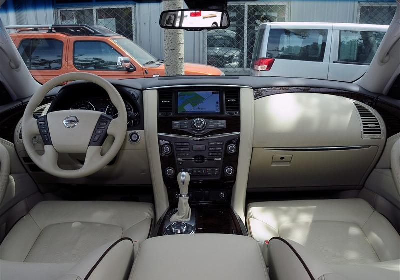 2012款 5.6 V8旗舰版