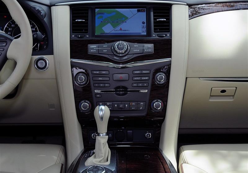 2012款 5.6 V8旗舰版