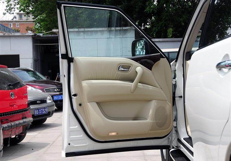 2012款 5.6 V8旗舰版