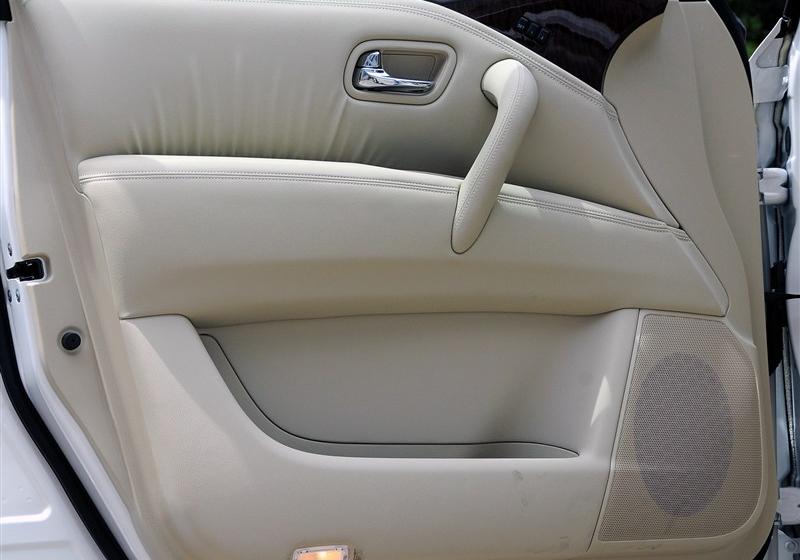 2012款 5.6 V8旗舰版