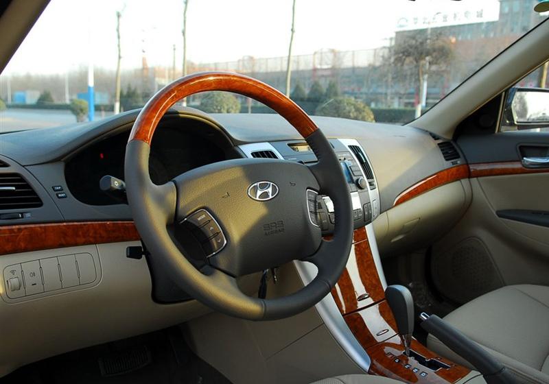 2009款 2.0 DLX AT