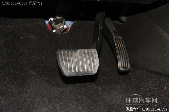 一起学开车(11)救命宝典：遭遇爆胎怎么办？(2)