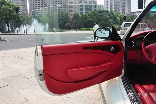 2012款 2.7L 两门版