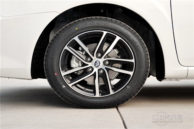 2013款 1.6L MT尊贵型