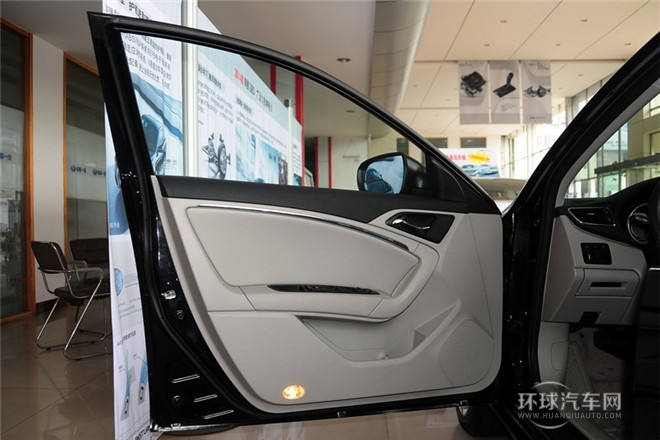 2014款 1.8T 自动尊贵型