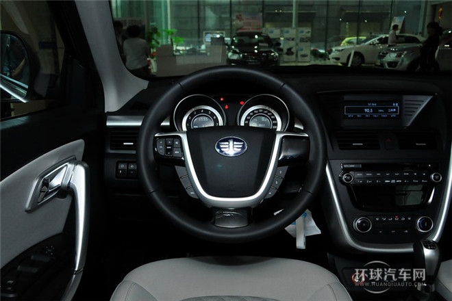 2013款 2.0L 手动基本型
