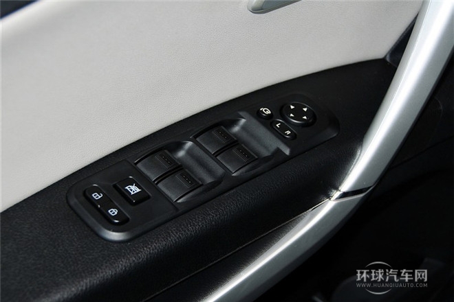 2013款 2.0L 自动豪华型