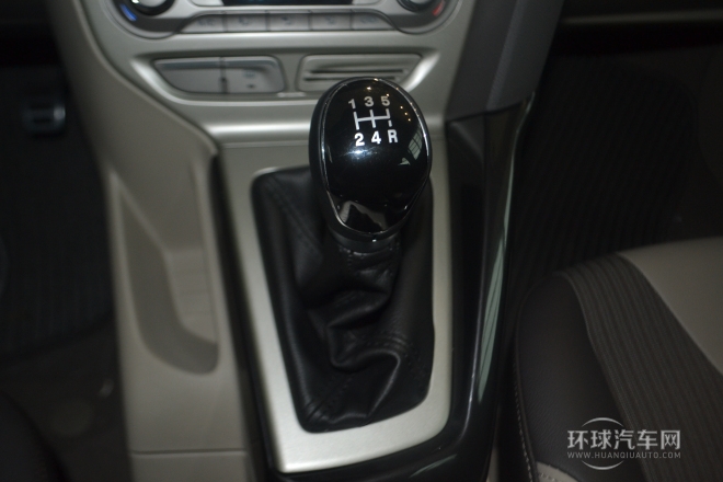 2012款 两厢 1.6L AT风尚型