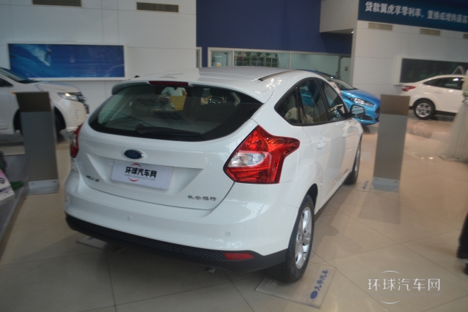 2012款 两厢 1.6L AT风尚型