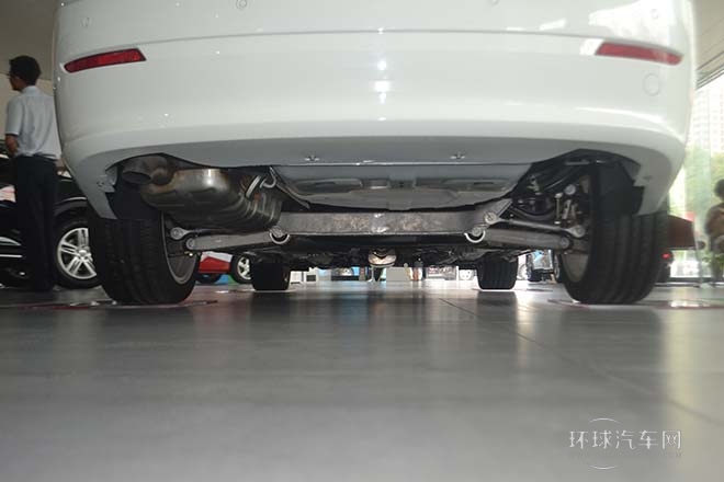 2013款 1.8T 自动豪华版