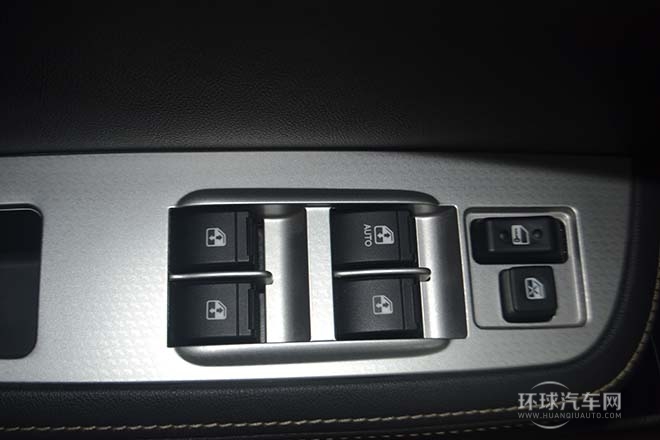 2013款 1.8T 自动豪华版