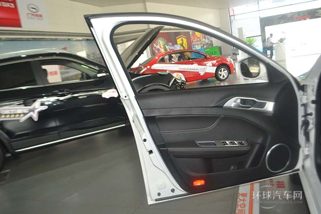 2013款 1.8T 自动豪华版