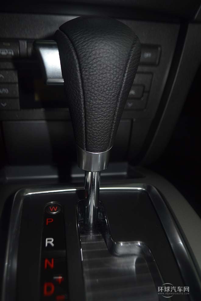 2013款 1.8T 自动豪华版