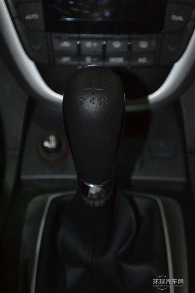 2012款 2.0L 手动两驱舒适版