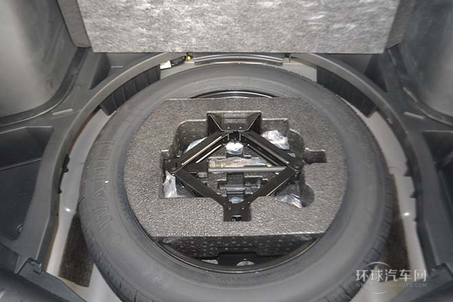 2013款 1.8T 自动两驱豪华版