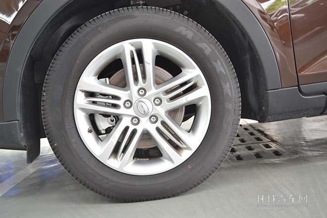2013款 1.8T 自动两驱豪华版