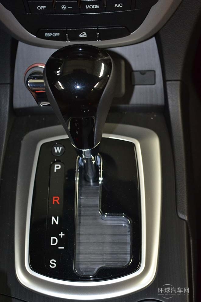 2013款 1.8T 自动两驱豪华版