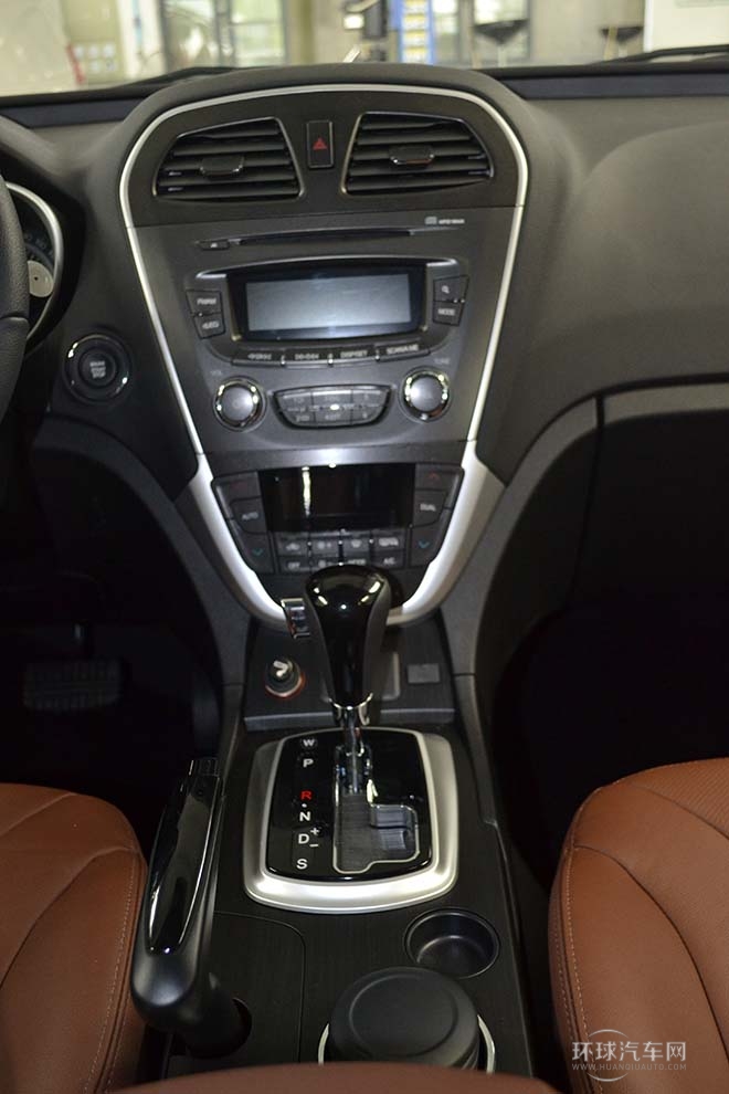 2013款 1.8T 自动两驱豪华版