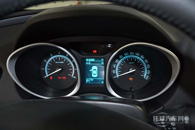 2013款 1.8T 自动两驱豪华版