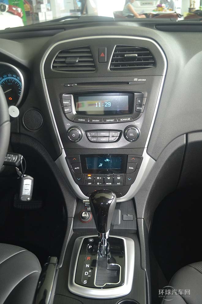 2013款 1.8T 自动两驱精英版
