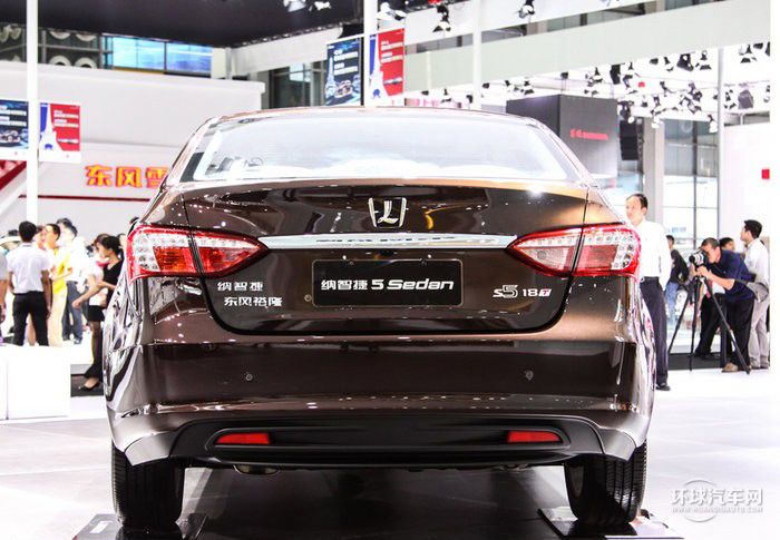 2014款 荣耀导航版 1.8T 手动经典型